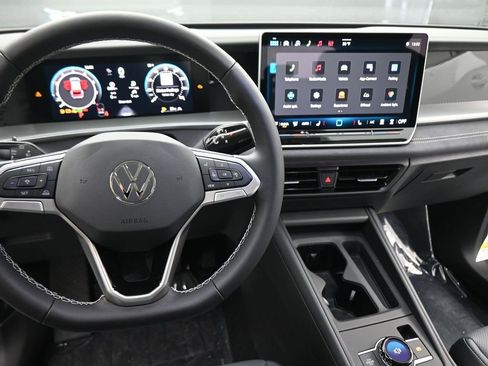 New 2026 Volkswagen Tiguan SE AWD/4WD image 37