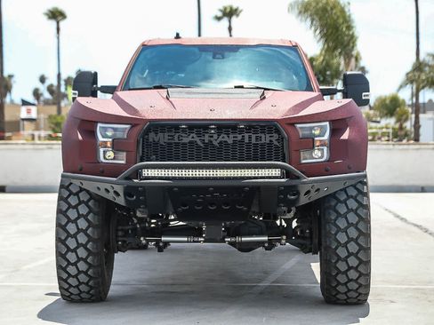 Used 2019 Ford F250 Platinum w/ Platinum Ultimate Package AWD/4WD image 3