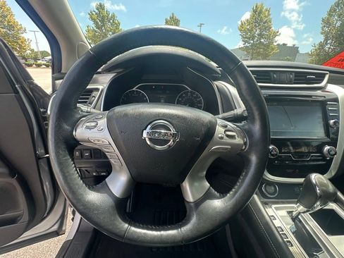 Used 2018 Nissan Murano SL w/ Moonroof Package FWD image 17