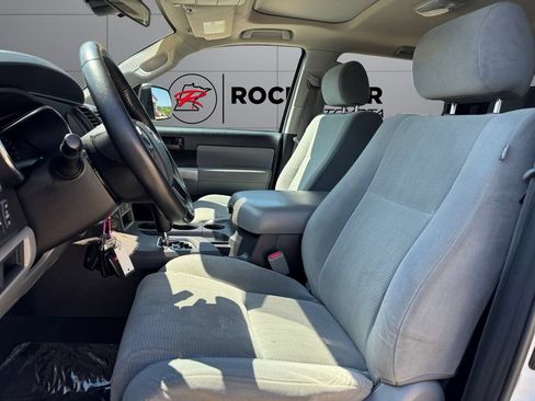 Used 2019 Toyota Sequoia SR5 AWD/4WD image 10