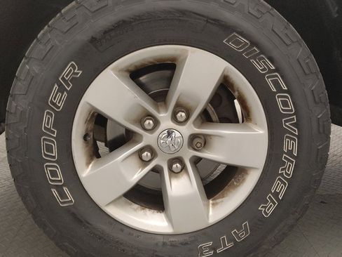 Used 2019 RAM 1500 Tradesman w/ Chrome Plus Package image 31