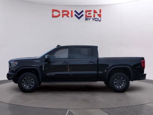 Used 2024 GMC Sierra 1500 AT4X image 2
