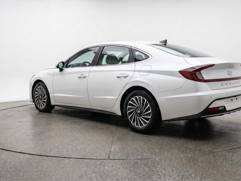 Used 2025 Hyundai Sonata SEL FWD image 6