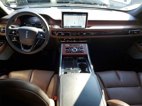 Certified 2023 Lincoln Aviator Reserve w/ Equipment Group 201A image 16