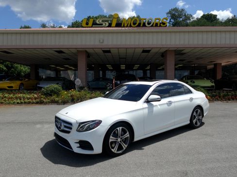 Used 2017 Mercedes-Benz E 300 4MATIC image 8