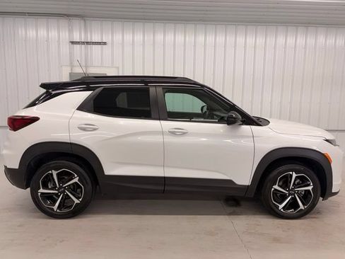 Used 2022 Chevrolet TrailBlazer RS w/ Sun and Liftgate Package AWD/4WD image 6