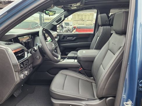 New 2026 GMC Yukon Denali w/ Denali Reserve Package AWD/4WD image 15