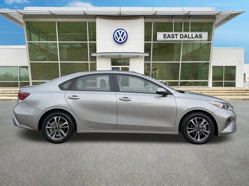 Used 2024 Kia Forte LXS image 2