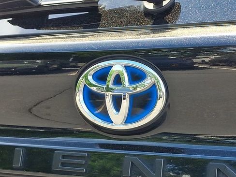Used 2024 Toyota Sienna LE FWD image 30