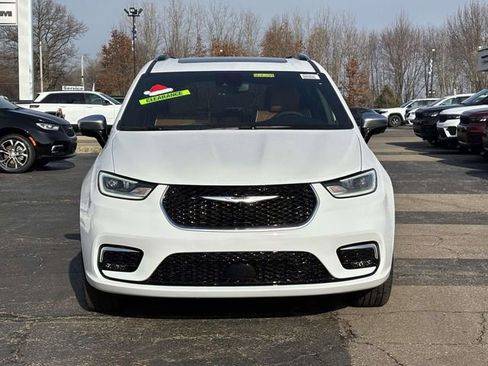 New 2026 Chrysler Pacifica Pinnacle w/ Trailer Tow Group image 30