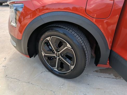 Certified 2023 Kia Niro EX FWD image 36