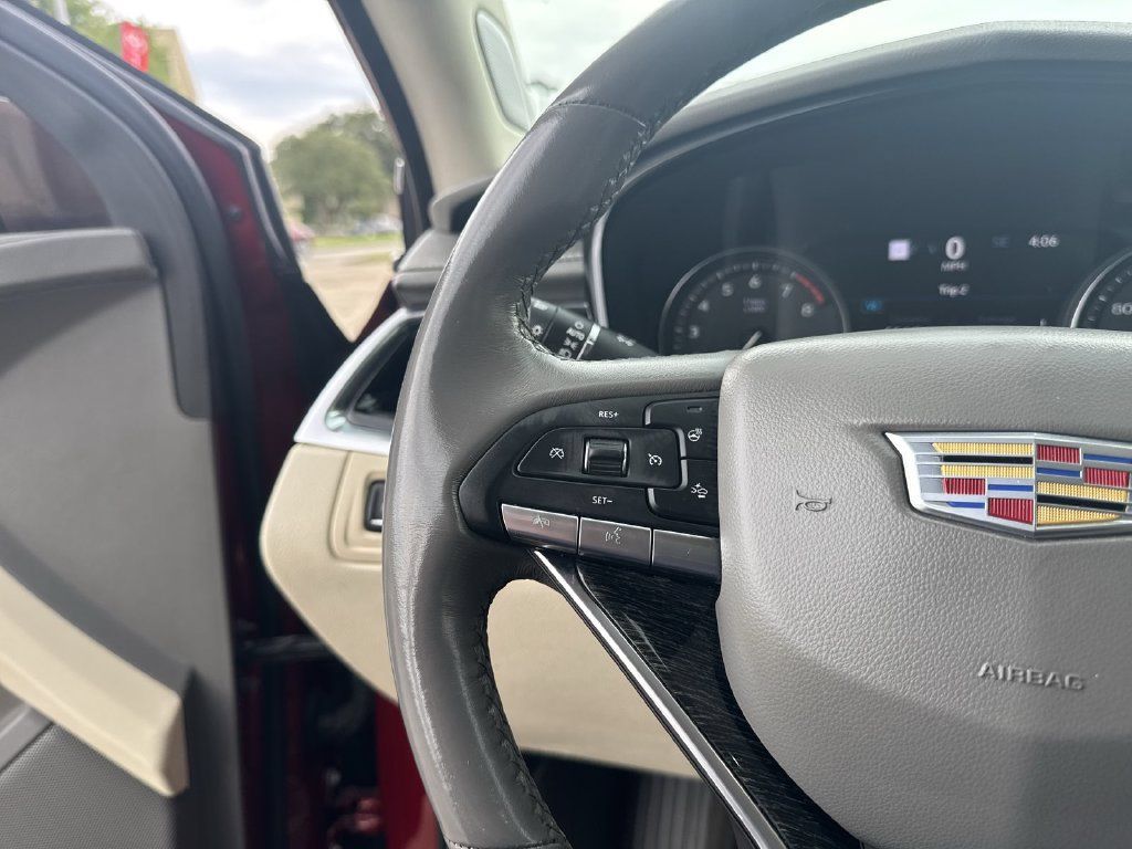 Used 2023 Cadillac XT6 Premium Luxury w/ Technology Package FWD image 17