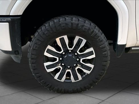 Used 2024 GMC Sierra 2500 Denali Ultimate AWD/4WD image 11