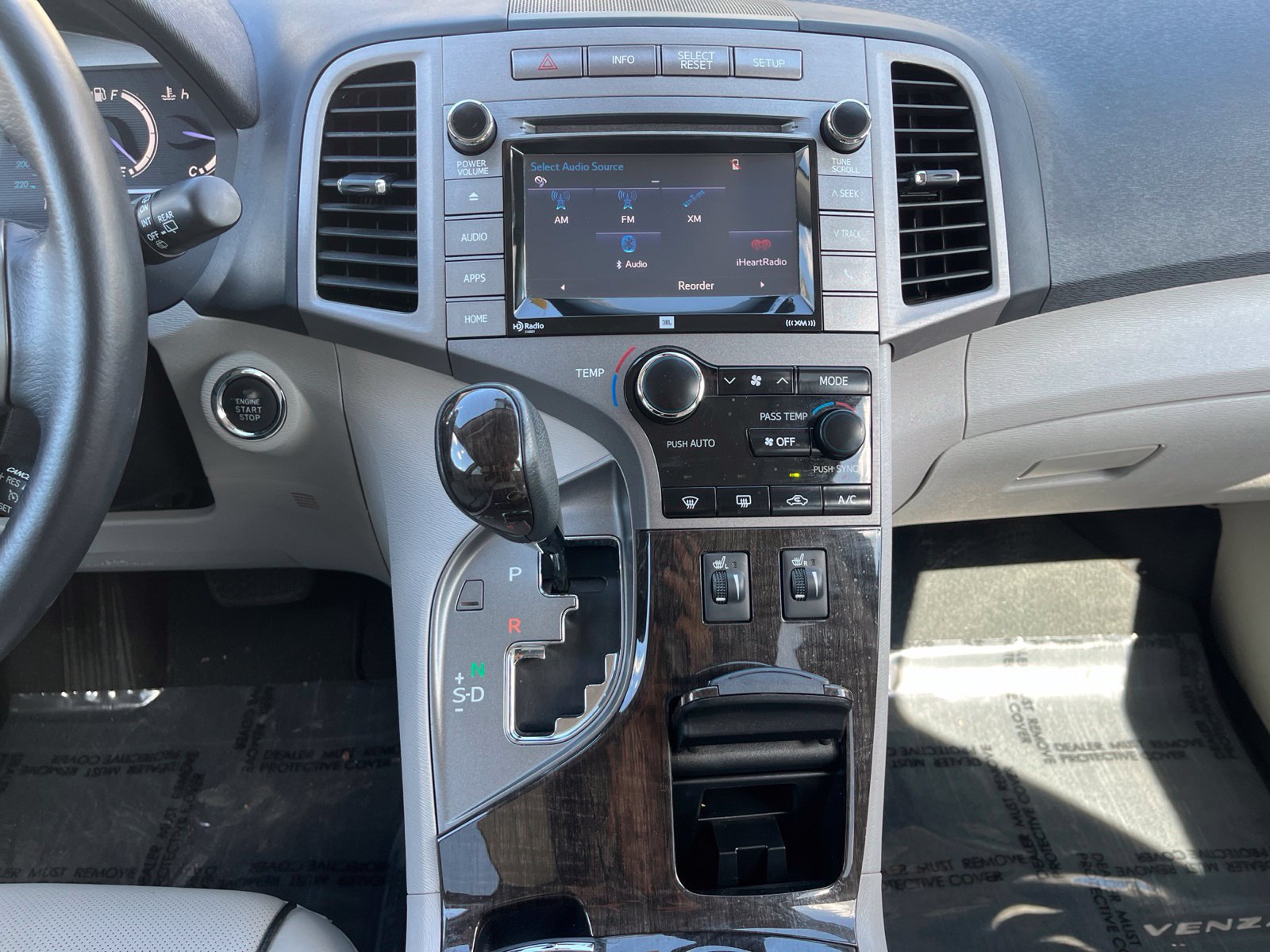 Used 2015 Toyota Venza XLE w/ XLE Premium Package FWD image 24