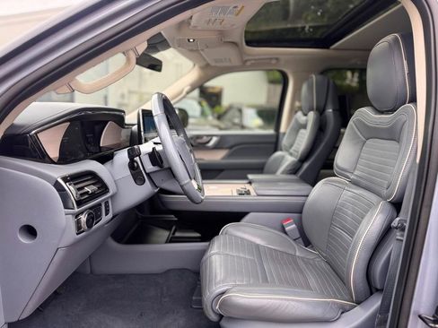 Used 2021 Lincoln Navigator Black Label w/ Special Edition Package AWD/4WD image 18