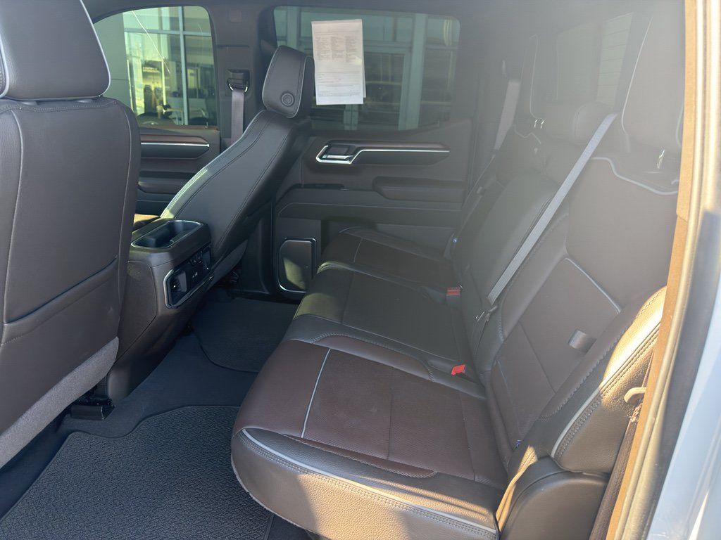 Used 2024 GMC Sierra 1500 Denali AWD/4WD image 12