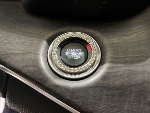 Used 2021 Jeep Grand Cherokee L Limited AWD/4WD image 15