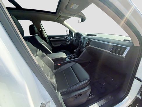 Used 2023 Volkswagen Atlas SEL R-Line image 32