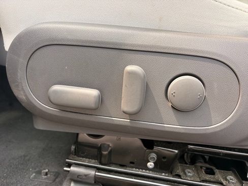 Certified 2025 Hyundai Kona SEL FWD image 11