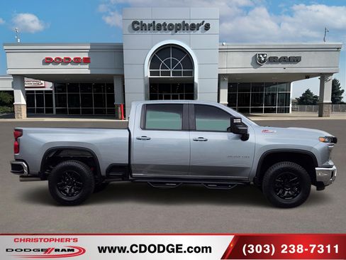 Used 2025 Chevrolet Silverado 2500 LT w/ Convenience Package AWD/4WD image 2