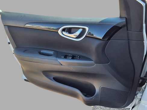 Used 2019 Nissan Sentra SV image 18