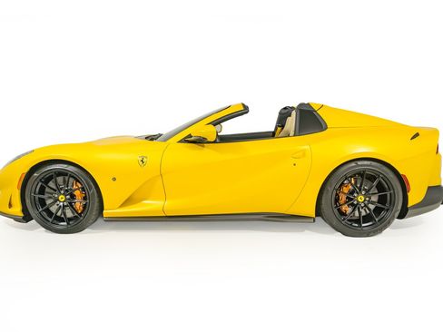 Used 2022 Ferrari 812 GTS RWD image 15