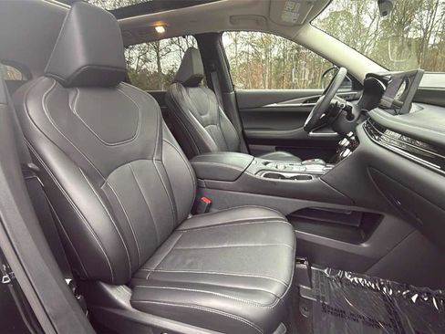 Certified 2025 INFINITI QX60 Luxe image 25