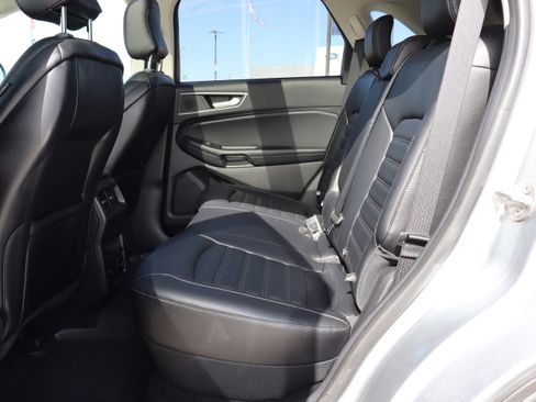 Used 2024 Ford Edge SEL w/ Convenience Package image 10