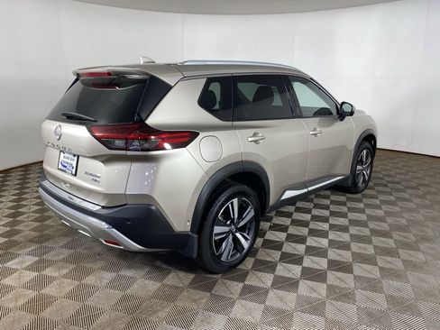 Used 2022 Nissan Rogue Platinum w/ Head-Up Display Package image 9