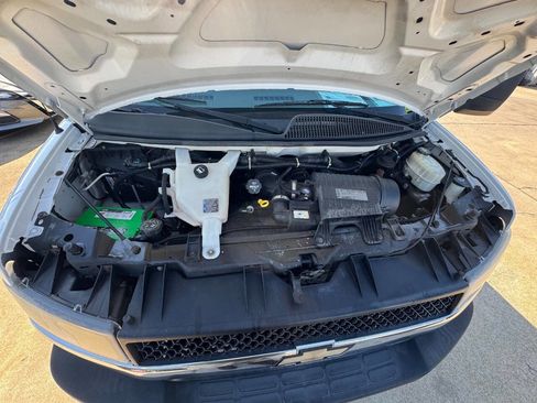 Used 2014 Chevrolet Express 3500 Extended image 5