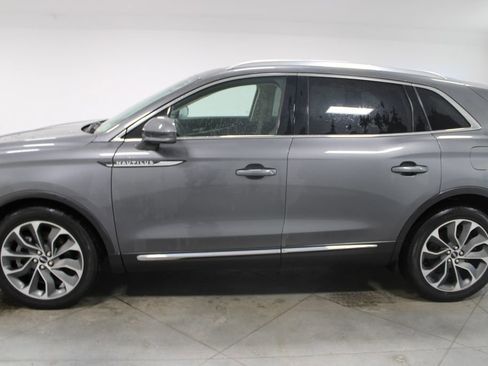 Used 2023 Lincoln Nautilus Reserve w/ Equipment Group 201A image 6