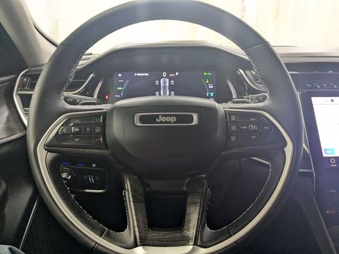 Used 2022 Jeep Grand Cherokee Limited 4xe w/ Luxury Tech Group II AWD/4WD image 13