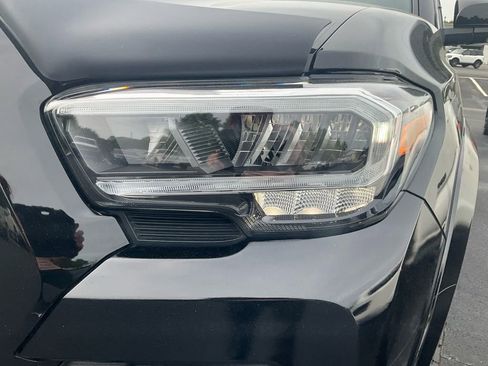 Used 2023 Toyota Tacoma TRD Sport w/ TRD Premium Sport Package AWD/4WD image 9
