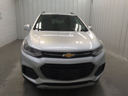 Used 2018 Chevrolet Trax LT w/ LT Convenience Package FWD image 14