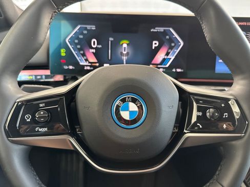 Used 2024 BMW i5 eDrive40i w/ Premium Package RWD image 30
