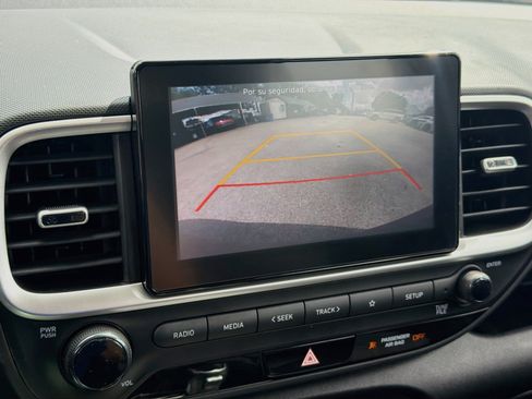 Used 2022 Hyundai Venue SE w/ Cargo Package FWD image 11