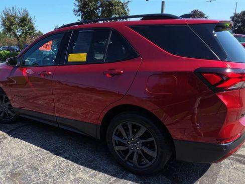 Used 2022 Chevrolet Equinox RS w/ Infotainment Package FWD image 6