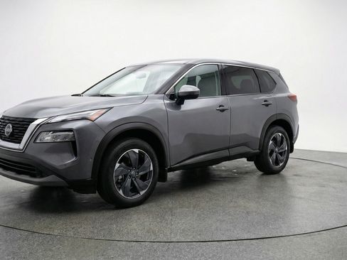 Used 2025 Nissan Rogue SV AWD/4WD image 3