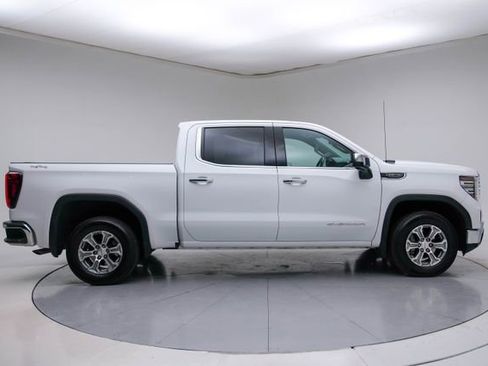 Used 2024 GMC Sierra 1500 SLT image 8