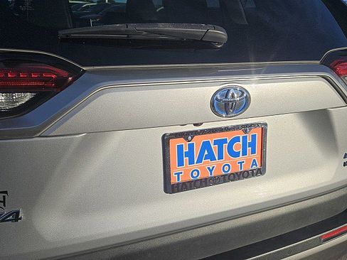 Used 2020 Toyota RAV4 Limited image 7