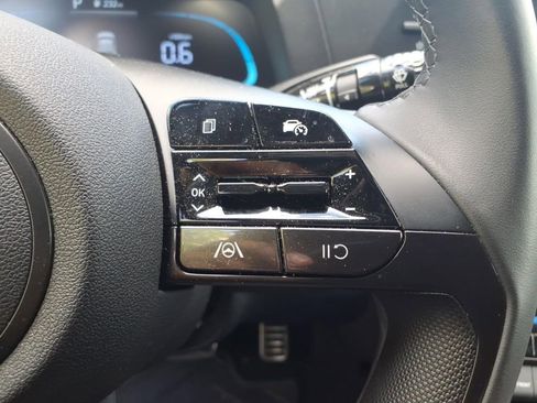 Used 2025 Hyundai Elantra Sport FWD image 29