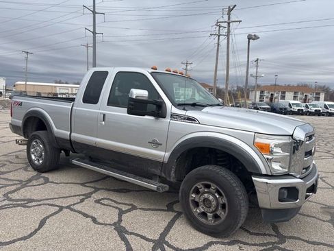 Used 2015 Ford F250 Lariat w/ Chrome Package image 4
