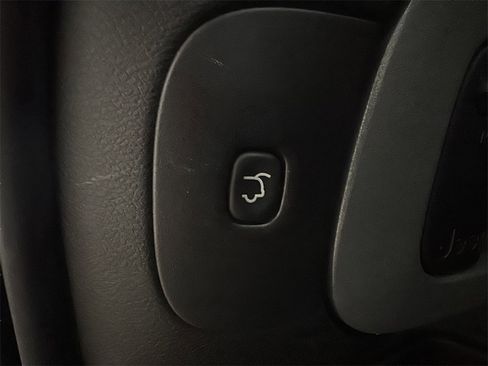 Used 2014 Jeep Cherokee Latitude w/ Comfort/Convenience Group image 11