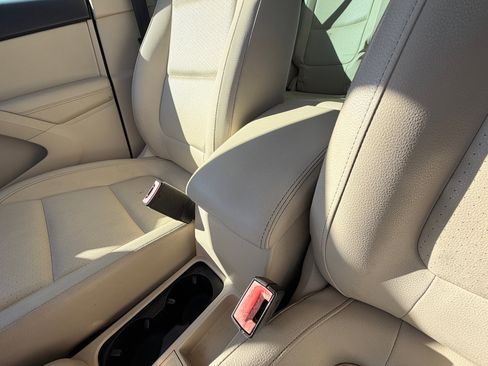 Used 2013 Volkswagen Tiguan S image 17