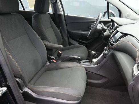 Used 2017 Chevrolet Trax LS FWD image 30