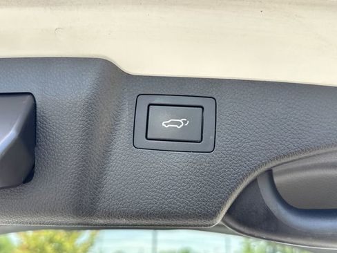 Used 2018 Hyundai Santa Fe Sport FWD image 19