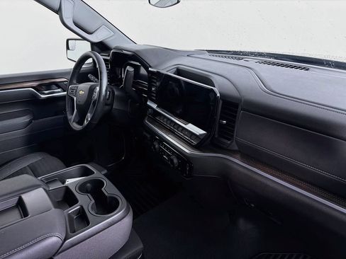 Used 2025 Chevrolet Silverado 1500 LT AWD/4WD image 29