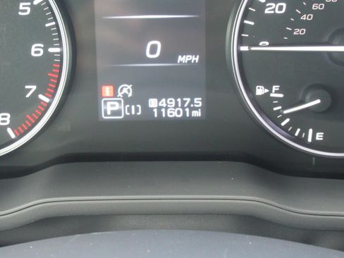 Used 2024 Subaru Crosstrek 2.0i Premium w/ Crosstrek Mirror Package AWD/4WD image 27