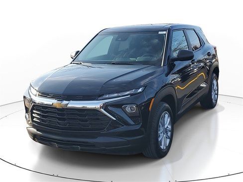 Certified 2025 Chevrolet TrailBlazer LS w/ LS Convenience Package image 2
