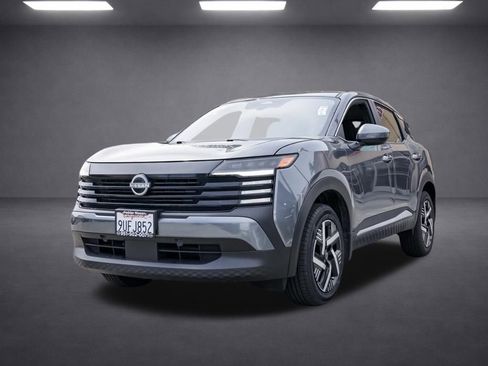 Used 2025 Nissan Kicks SV FWD image 8